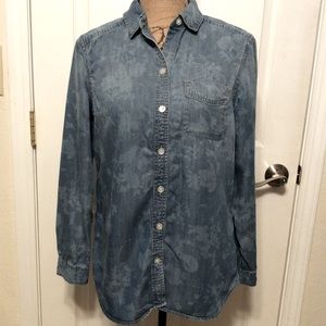 Eddie Bauer faded blue floral Lyocell long sleeved collared button down top S